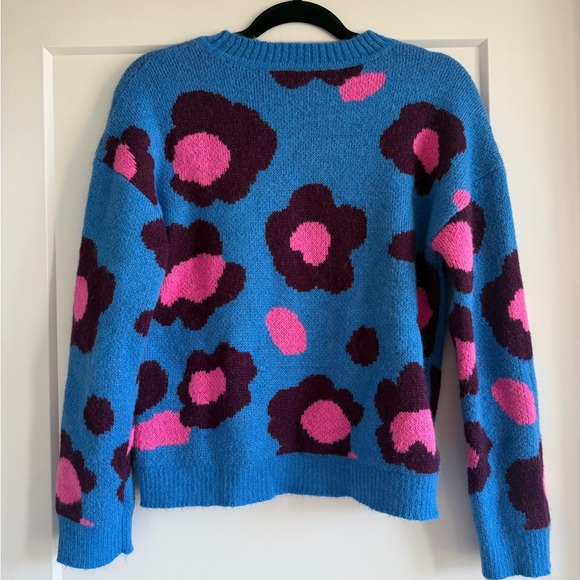 Lilly Pulitzer Ferrara Sweater in the Blue Flare Growl & Prowl Jacquard Print - Picture 7 of 7